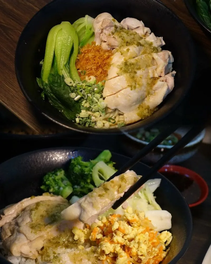 軒嘉手作 乾拌麵 蔥油雞飯 水餃