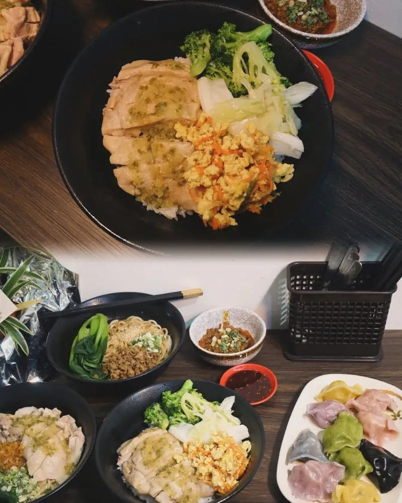 軒嘉手作 乾拌麵 蔥油雞飯 水餃
