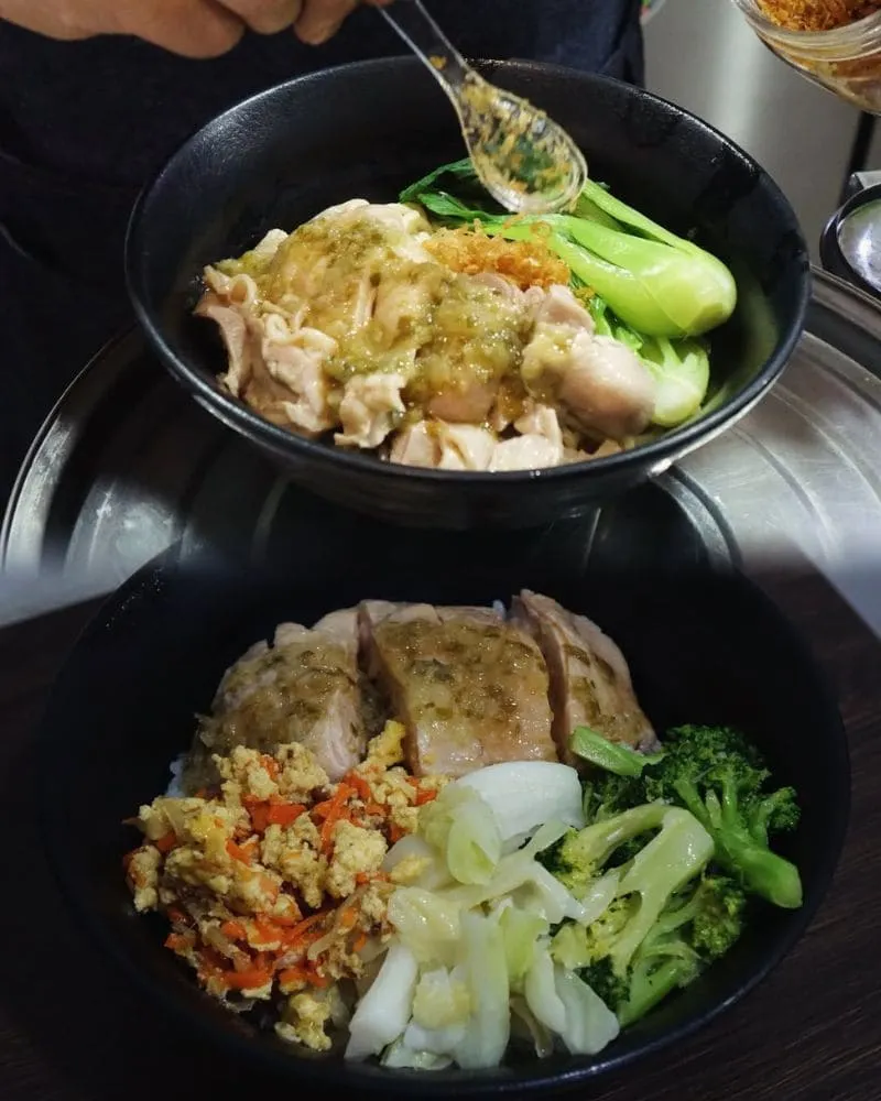 軒嘉手作 乾拌麵 蔥油雞飯 水餃
