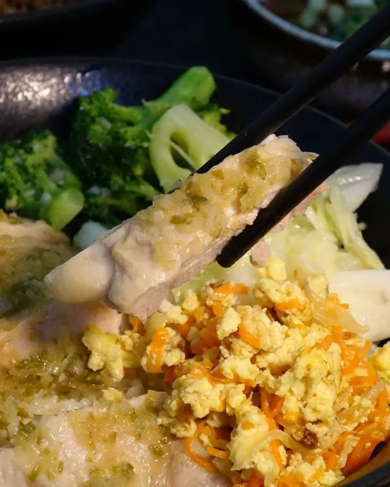 軒嘉手作 乾拌麵 蔥油雞飯 水餃