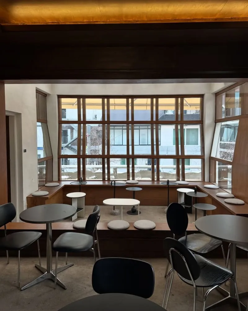 Avelop Cafe & Bakery 弘大店