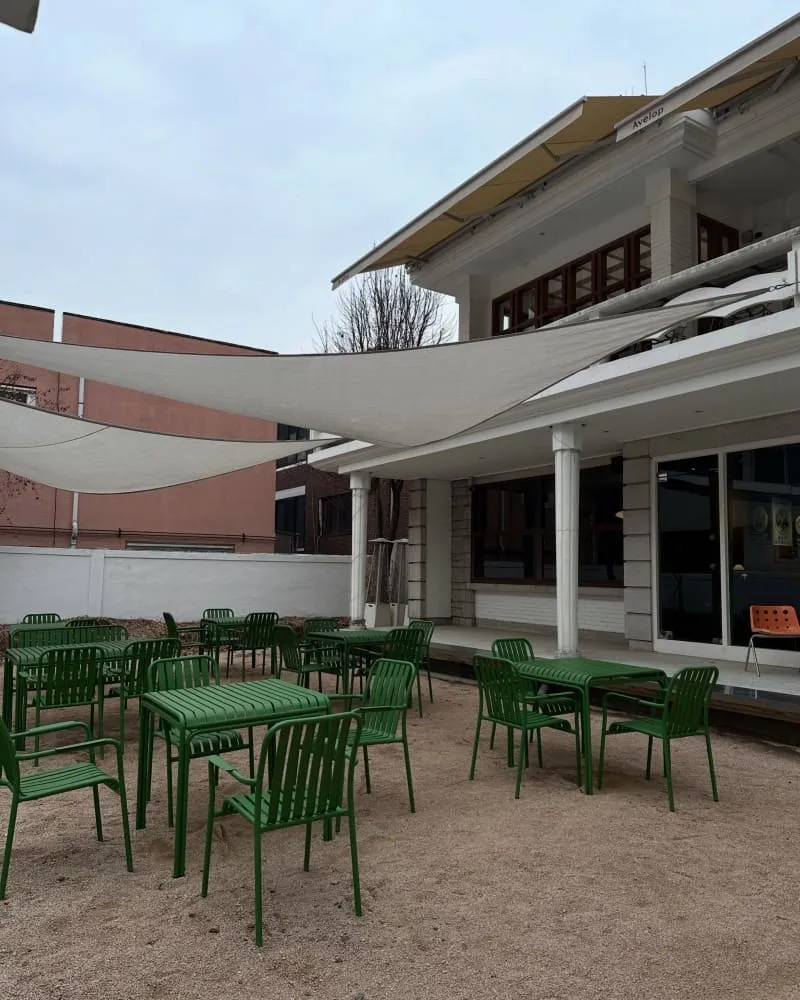 Avelop Cafe & Bakery 弘大店