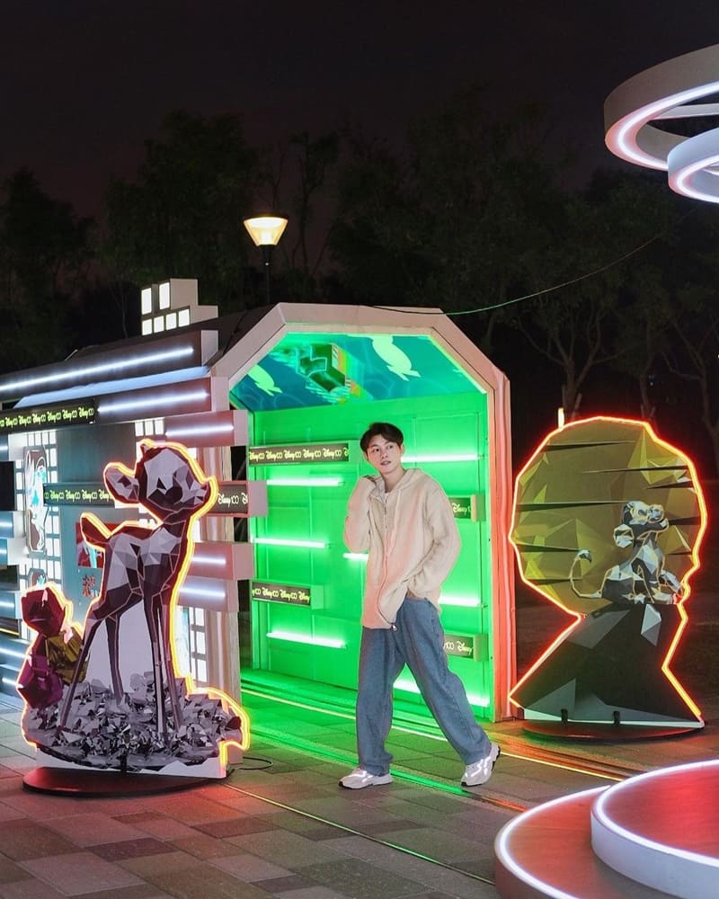 「LaLaport」台中迪士尼聖誕奇幻|限定快閃店、光影隧道、可愛角色造景盡顯迪士尼魔法!