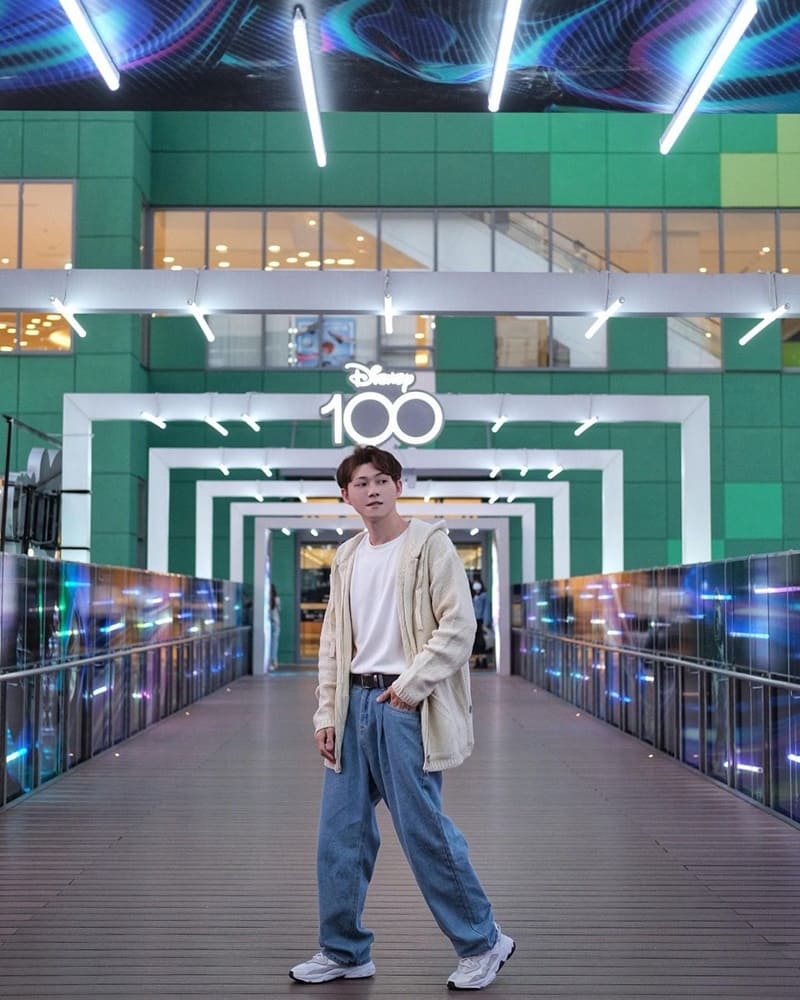 「LaLaport」台中迪士尼聖誕奇幻|限定快閃店、光影隧道、可愛角色造景盡顯迪士尼魔法!