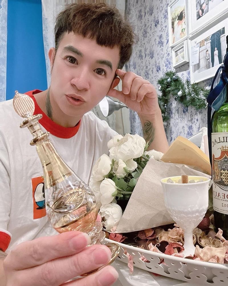 「宓藝」質感選物聖誕香氛禮物 荷魯斯之眼瓶身獨特,搭配手作水晶淨化蠟燭,療癒香氛體驗!