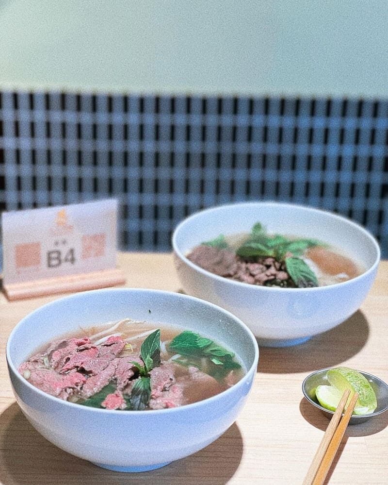 「Pho1人人河粉」台中市西區|現代清新風格,生熟牛肉河粉口味湯頭清爽,嫩牛肉美味,值得品嚐!