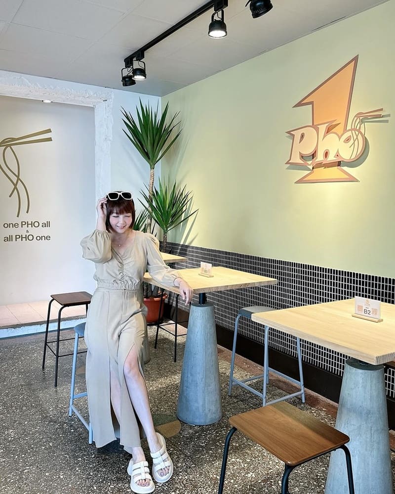 「Pho1人人河粉」台中市西區|現代清新風格,生熟牛肉河粉口味湯頭清爽,嫩牛肉美味,值得品嚐!