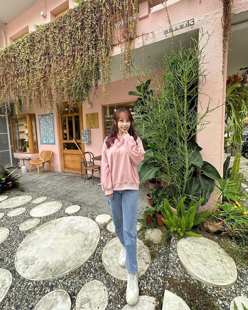 「YinYun Cafe氤氳咖啡」台中西區夢幻粉色閨蜜早午餐,精緻口味搭配質感生活好物,舒適用心氛圍!