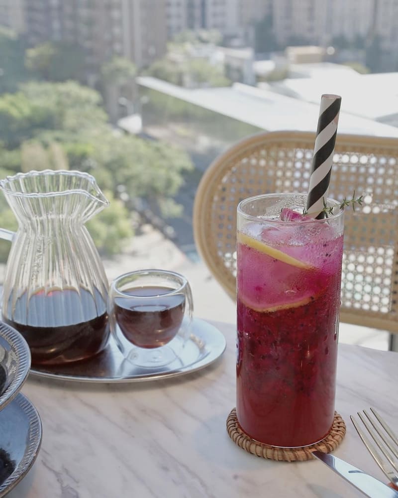 「堁夏咖啡 cafe crotchet」音樂美食、窗外綠地美景、浪漫氛圍、聖誕限定盛宴!
