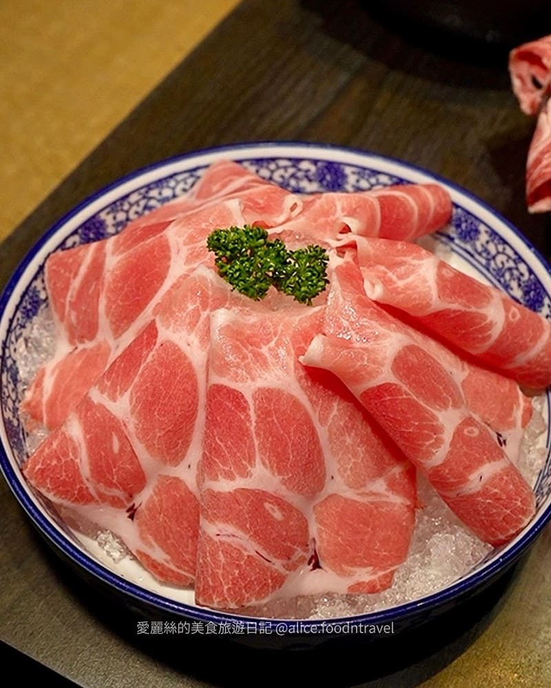 「這一鍋」台中西屯皇室秘藏鍋物|鉑金饗-極致海陸美饌🍲豐盛鍋物饗宴,冬日最佳選擇!