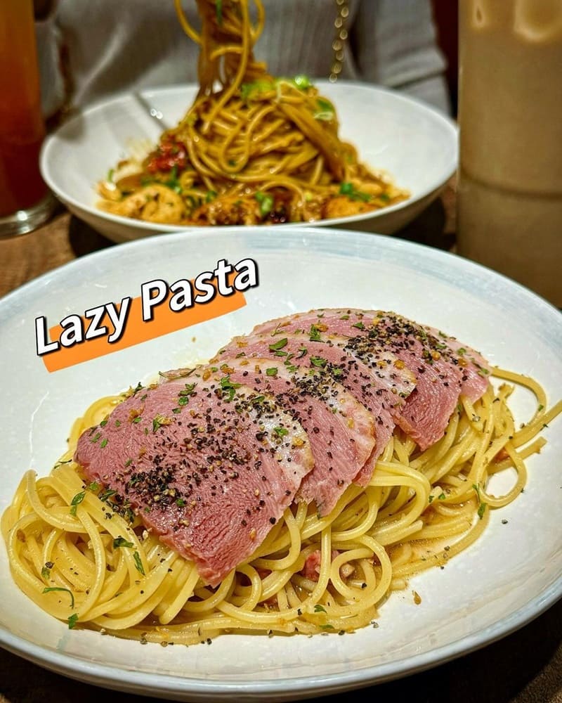 終於來吃連鎖的「Lazy Pasta慵懶義式廚房」，狗狗有推車 不落地都可以一起入內 餐點部分選擇超多樣化，這次點的兩款都超好吃