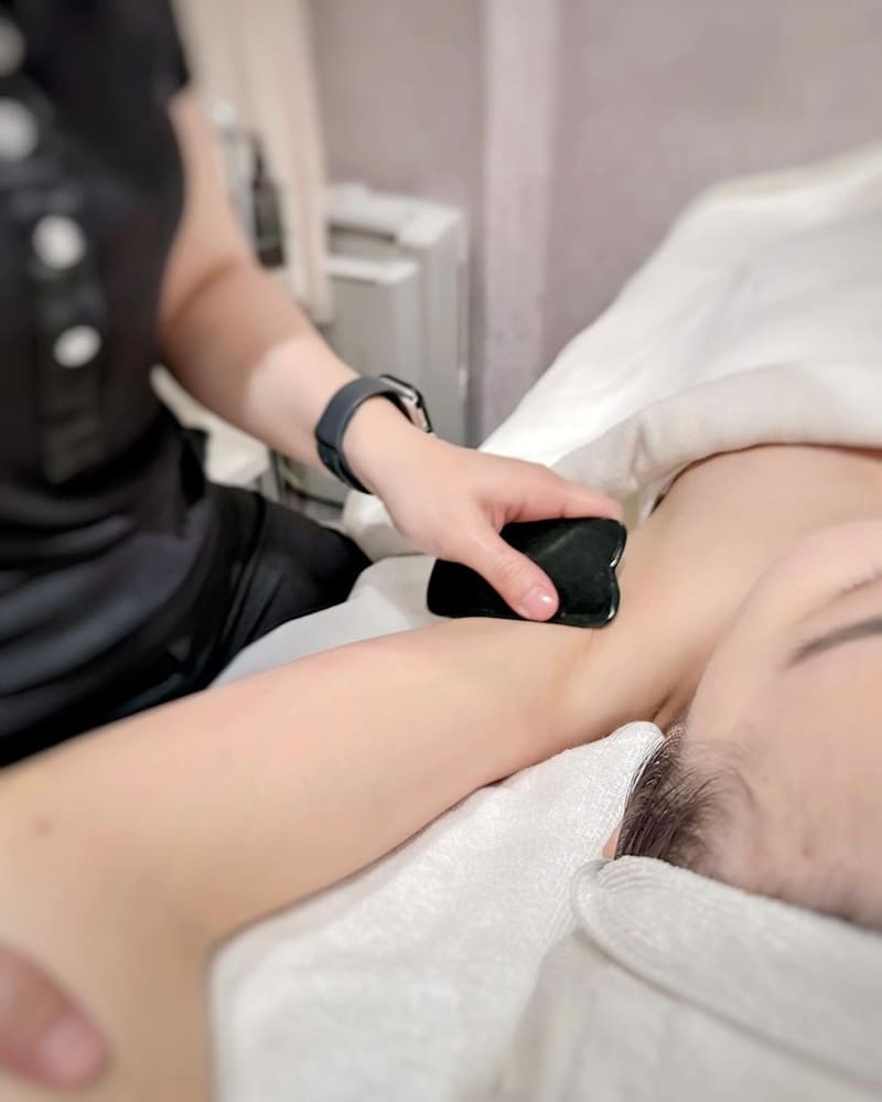 「SMARTER SPA︎」︎肩頸疲勞專業按摩,舒壓精油搭配,提供一站式全方位療程!