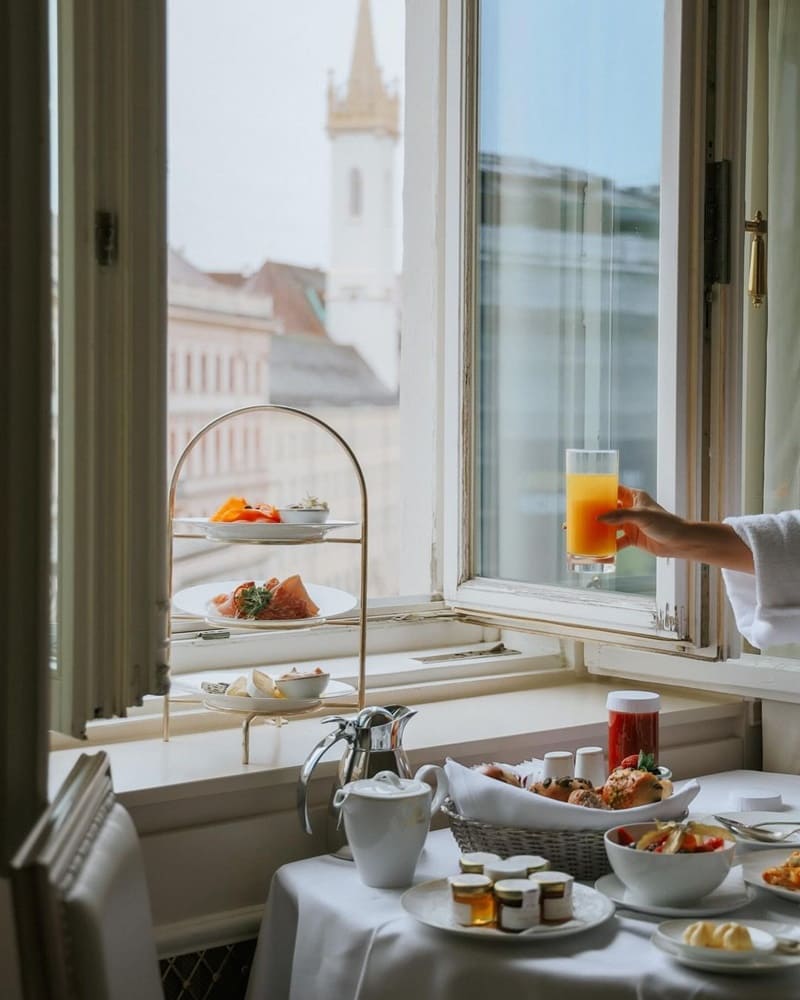 「Sacher Vienna　Hotel」維也納沉浸城市歷史，窗前享受晨光早餐，眺望城市美景！