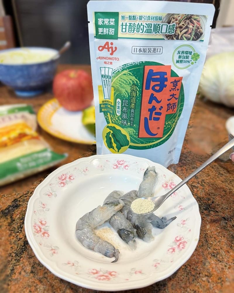 因為健康,盡量吃原型食物跟減醣飲食,我住高雄家這麼久,早幾天才第一次煮「飯」就知道我講很真實~畢竟減醣飲食有很多好處 對我來說首要當然是減少脂肪堆積!另外,因要減低碳水化合物,就要增加蛋白質的攝取量,肌肉相對都會維持得比較好