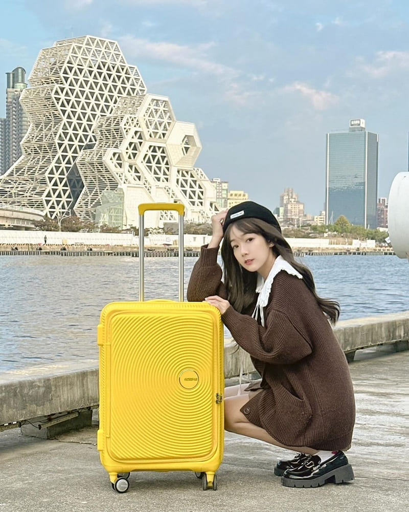 「CURIO上掀式行李箱」美國旅行者新推出|輕快省力、擴充設計、打造理想旅伴!