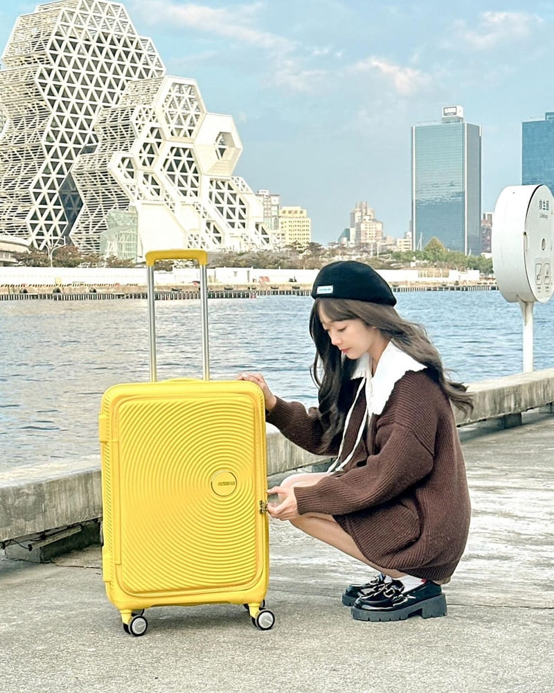 「CURIO上掀式行李箱」美國旅行者新推出｜輕快省力、擴充設計、打造理想旅伴！