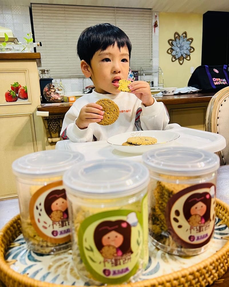 寒流即將來襲天冷冷覺得最幸福的事,就是來碗熱騰騰的熱湯。但是覺得要自己煮又好麻煩,現在有了鈞媽御食堂就不用擔心了 在家隨時就能喝到滋補營養的補身湯品系列,只要將產品拆袋加熱煮沸後即可食用,快速又方便