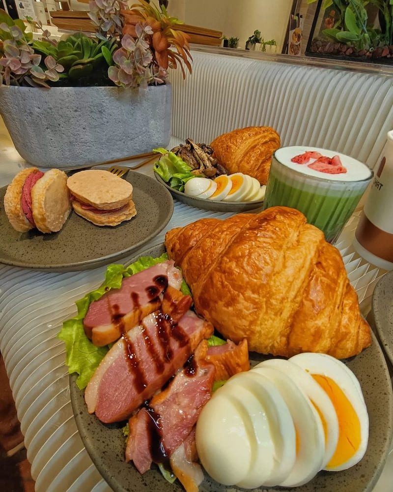 「CHIT CHAT Cafe」台北松山日系簡潔風、環保理念環境、多元輕食餐點選擇！