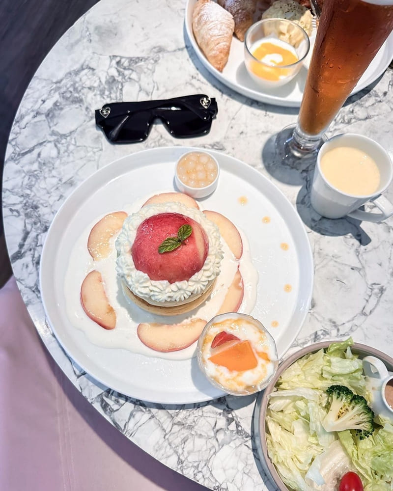 「霜花亭Brunch 公園店」台南夢幻甜點餐廳、品味豐富舒芙蕾、體驗幸福滋味!