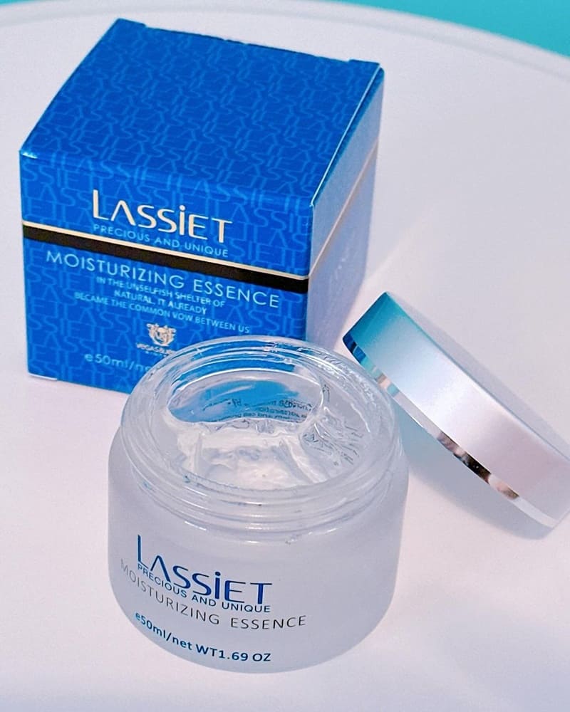「LASSIET」深度保濕,玫瑰肽露擁抱肌膚,提升水分鎖住彈性,毛毛推薦!