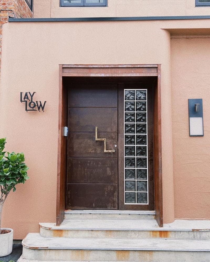 「Lay Low」台中市西區精緻美式餐廳|質感裝潢,極致美味,搭配高雅氛圍!