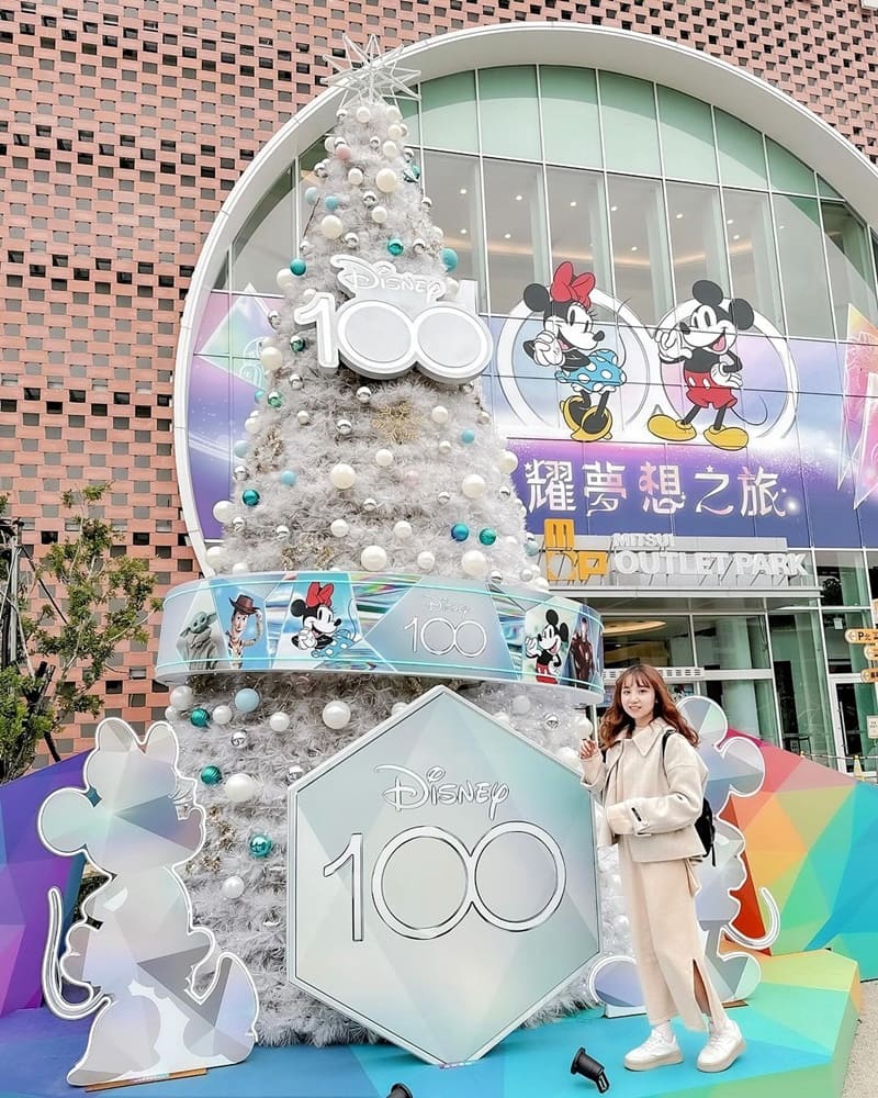 「三井Outlet」台南歸仁｜迪士尼百年巡禮，白金米奇雕像、經典人物齊聚！