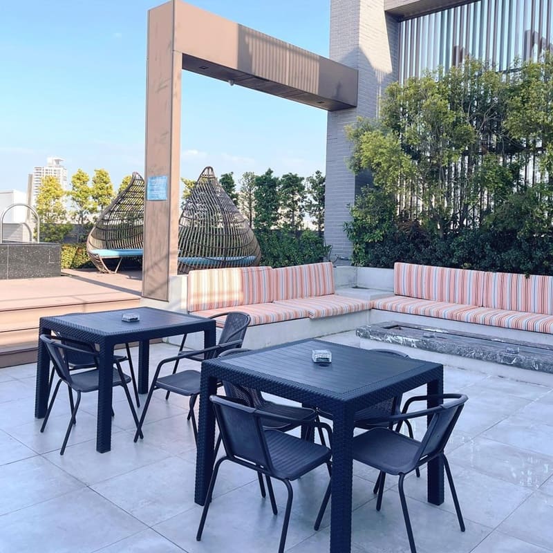 「OINN Hotel&Hostel」台南旅宿|寬敞大廳、乾淨客房,豪華雙人房享悠閒採光,完美背包客首選!