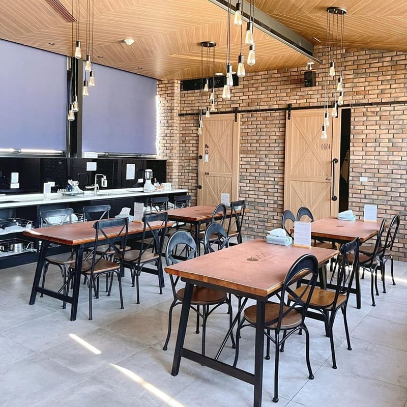 「OINN Hotel&Hostel」台南旅宿|寬敞大廳、乾淨客房,豪華雙人房享悠閒採光,完美背包客首選!