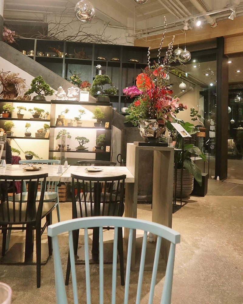 「OVO Cafe」香港灣仔療癒系餐廳｜岩曬彈性素食、品味健康美食新據點！