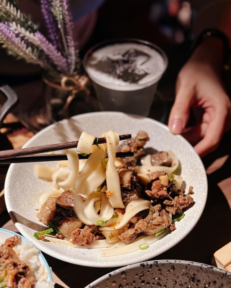 「逐愛轉運站」台北中山懷舊復古餐酒館，獨具特色氛圍與精緻創意料理！