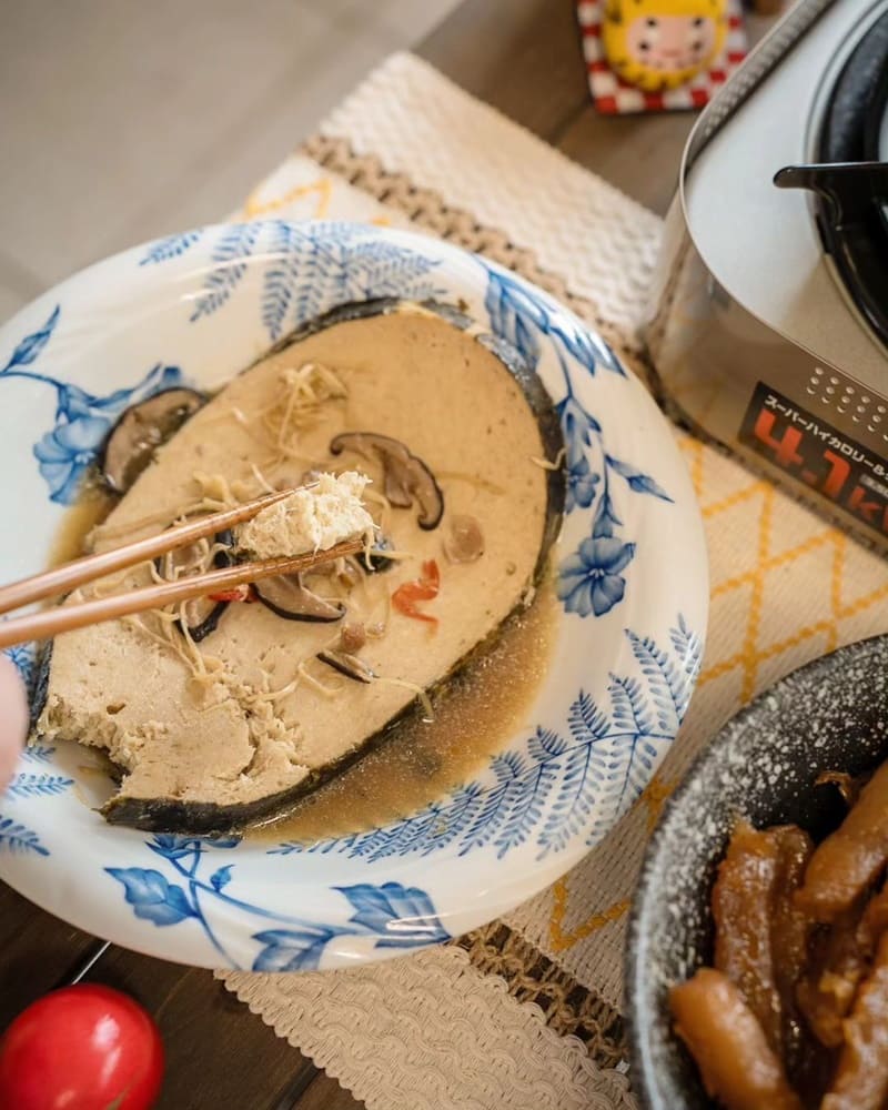 「素日子」年菜系列｜濃香湯頭、鮮嫩素魚、Q彈蹄筋，豐盛素食年味，樂咖推薦！