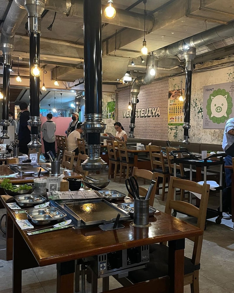 「菜豚屋」台北松山VEGETEJIYA|鮮肉多汁、肉香四溢、烤肉新樂園!