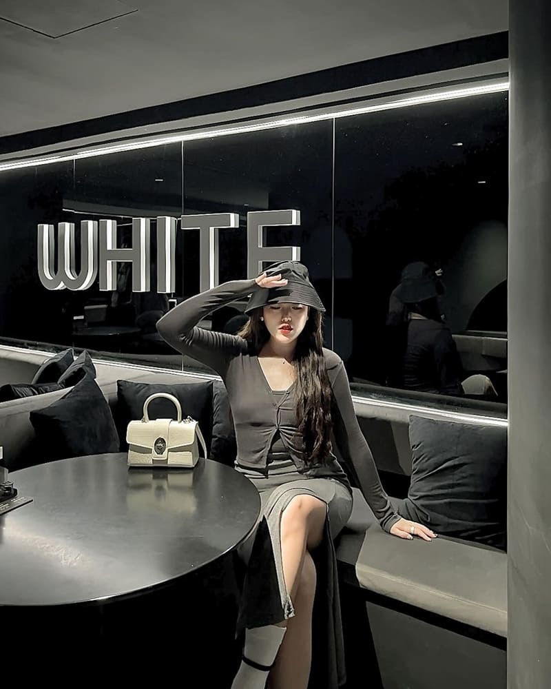 「WHITE Coffee Bar」台中極致黑體驗｜風格咖啡廳、白黑對比、酒吧餐廳！
