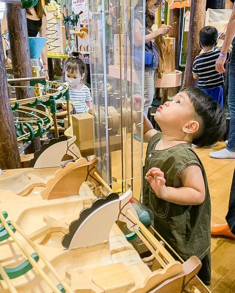 「木育森林駁二」高雄駁二店|全台最夯、全木製室內樂園、童心歡樂互動天堂 !