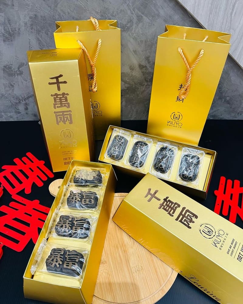「Wuyo烘焙工坊」發財鳳凰酥，金黃外盒驚豔顏值，口感獨特香醇，2024年好運旺旺來！