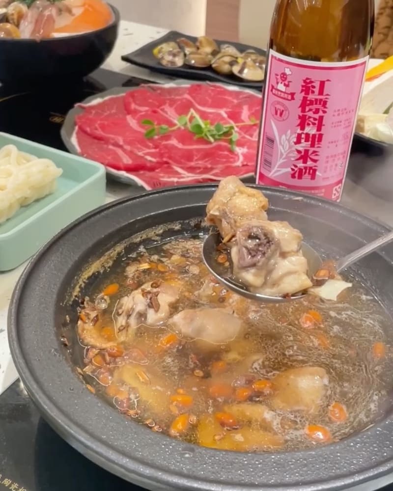 「食客三千火鍋專賣」台北中山平價美食｜台式獨特火鍋、高CP值用餐體驗！