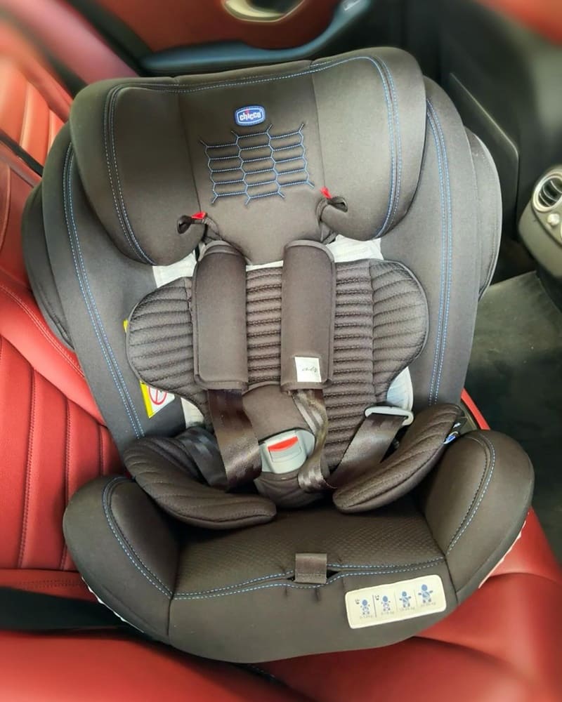時常帶雙寶出門玩的我，擁有一台安全又方便操作的汽座，非常重要！ 來跟大家強力推薦Chicco，Unico Plus 0123 Isofix安全汽座Air版