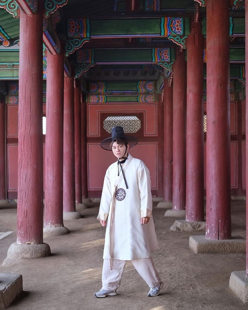 「景福宮」首爾古宮美景，穿韓服融入古風，風光大片不容錯過，體驗韓服魅力，記憶深刻的首爾之旅！