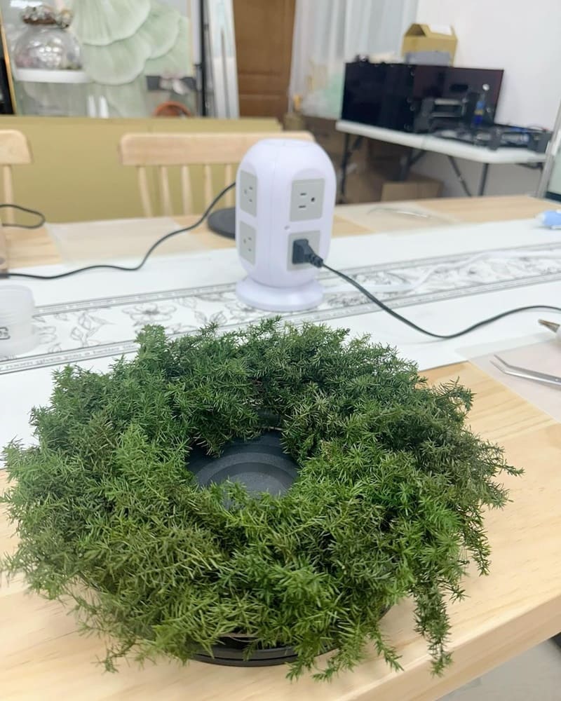 「SeeYou Flower」台中花藝新體驗|聖誕花圈創作精彩多彩,花材豐富細心指導,每月必來創作分享!