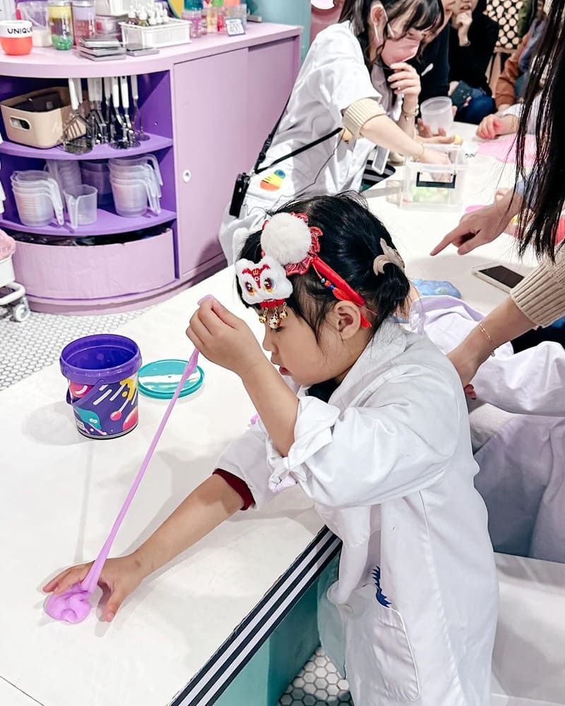 「史萊姆實驗室」啟發創意，舒緩壓力！專業教學，安全環保，讓孩子享受無毒史萊姆樂趣！