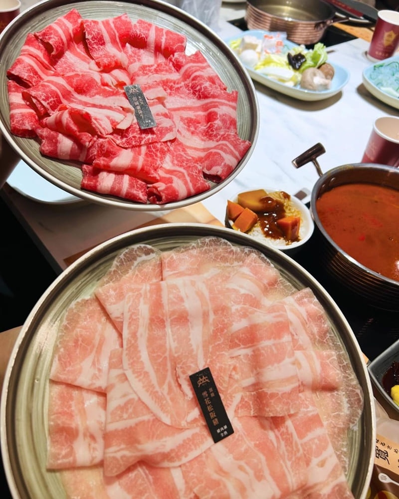 「嗑肉石鍋 Chew Meats」嘉義西區吃到飽｜高CP值盛宴、豐富多樣自助吧！