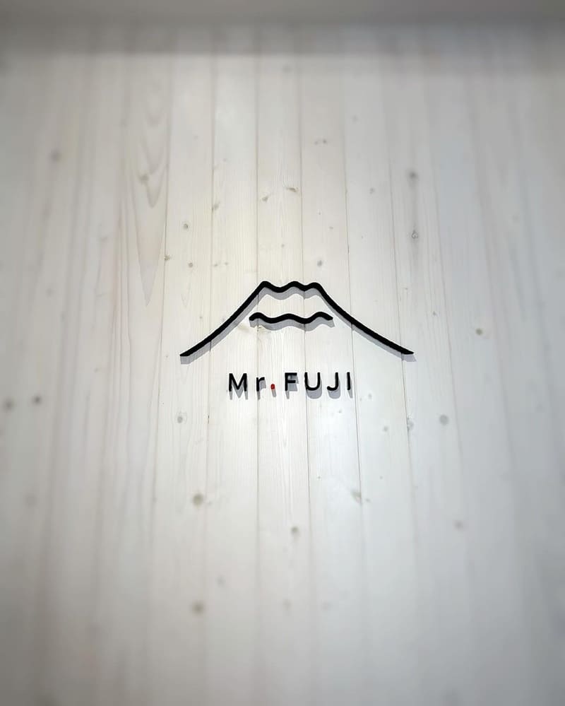 「Mr. FUJI 富士先生」高雄獨特伯爵奶酥，富士山風味濃，熱酥口感令人陶醉，感受春節溫馨氛圍！