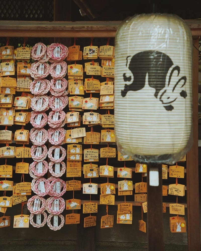 「岡崎神社」京都東天王｜尋幸運、求子結緣兔控必訪、充滿可愛白兔身影！