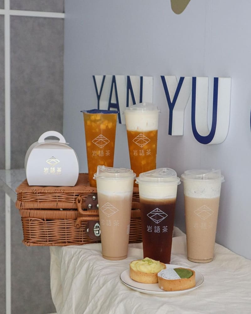 「岩語茶」新竹清大店|奶蓋茶天花板、獨創黑岩鹽奶蓋、繽紛奶蓋任你選!