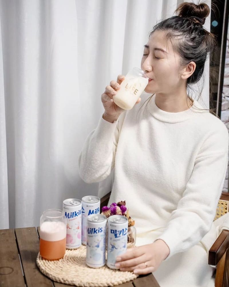 「樂天優格風味碳酸飲」Costco超值優惠!原味&草莓口味、清新爽口、上班下班都適合!
