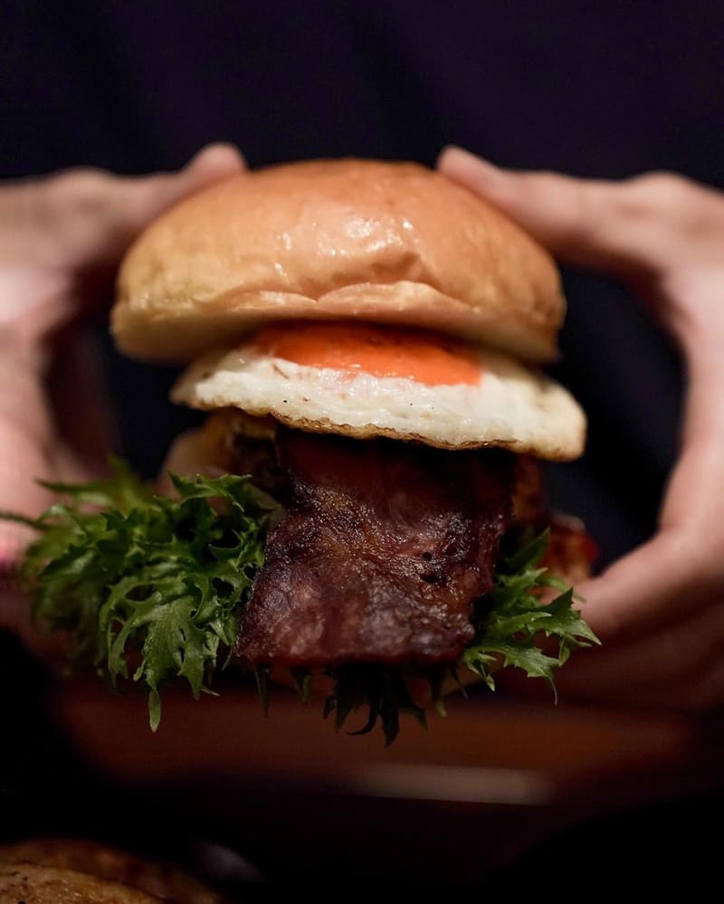 「Guyra Burger蓋拉澳式漢堡」台南露營風美味！必點黑松露牛肉堡！別錯過台南最受歡迎漢堡店！