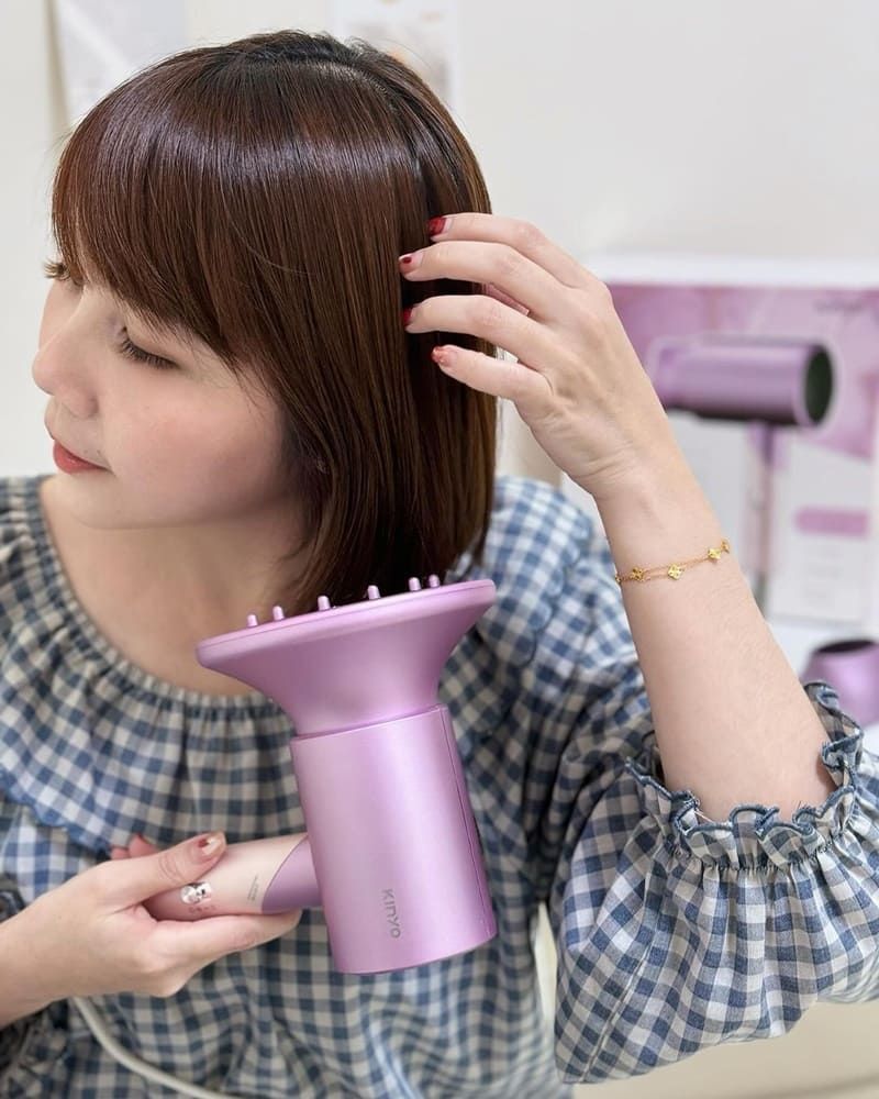 「KINYO折疊式負離子美型吹風機」高效吹乾、保護髮質、安全可靠、時尚便攜!