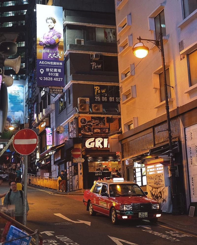 「蘭桂坊」夜遊香港中環、夜生活盛況！美食綜合香菜狗仔粉 酒吧特調及熱情服務 絕對讓人留連忘返！
