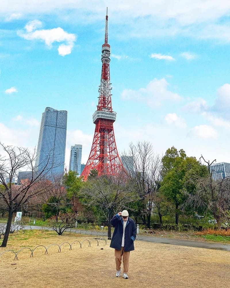 「芝公園」極致日本迷戀！東京鐵塔必拍！獨特視角、草地襯托藍天美景、EJ推薦！
