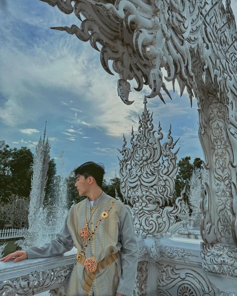 「泰國清萊白廟」泰國推薦景點！泰服體驗、在仙境中留下美好時光、查理QQ推薦！
